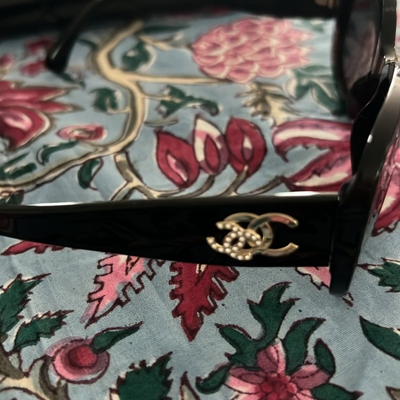 Chanel Sunglasses - Brand new never worn. - Picture 2 of 7